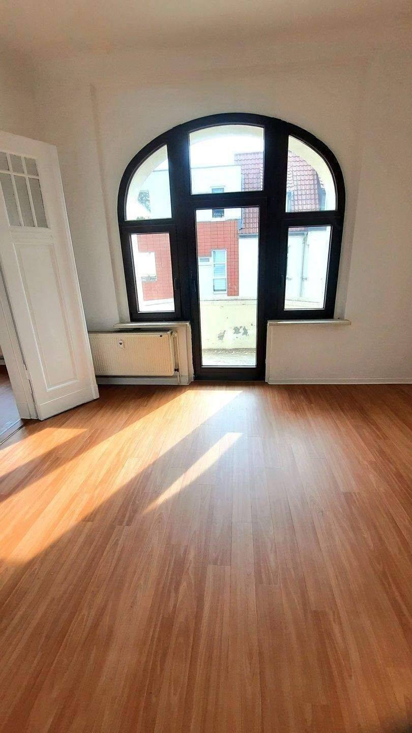 Frisch renoviert! Traumhafte 4-Raumwohnung mit Balkon, nähe Uniklinik – Magdeburg – Vorschaubild 4