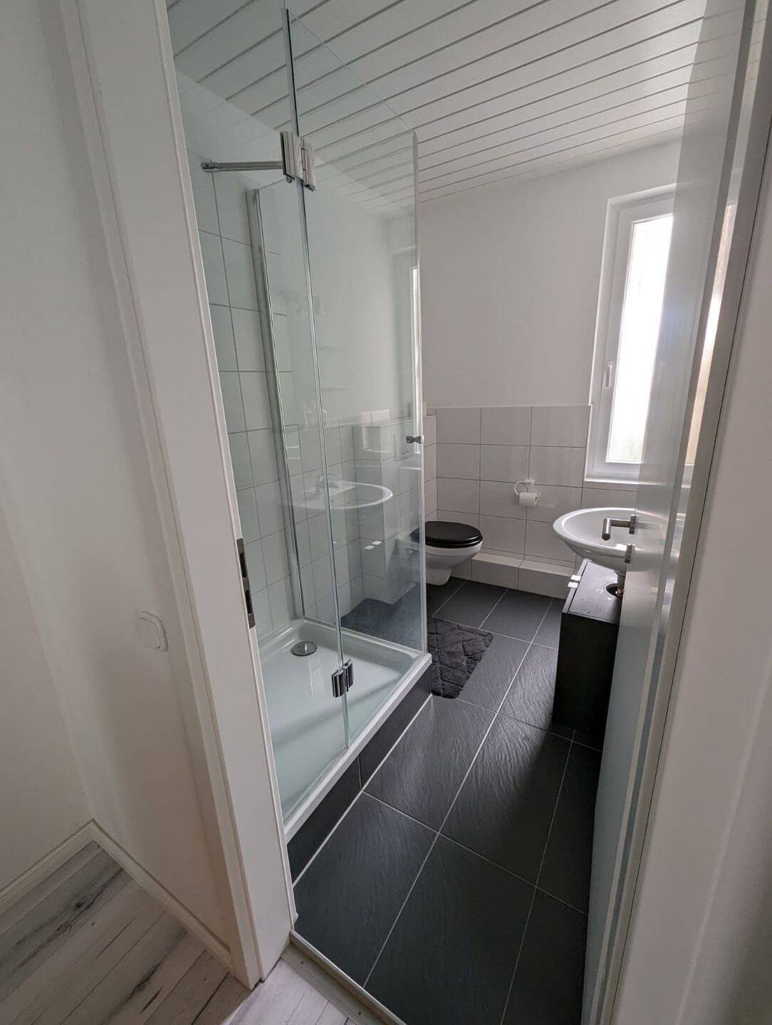 Wonderful furnished Flat with Pateo, Garden and Sauna - Wunderschöne zweieinhalb Zimmerwohnung mit eigenem Garten, Wintergarten, Sauna – Hamburg – Vorschaubild 6