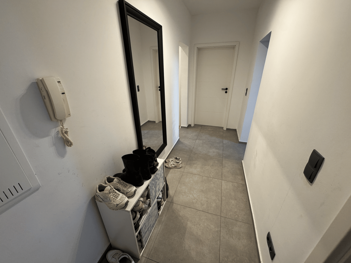 Möbliertes WG Zimmer in modernisierter Wohnung in Nürnberg – Nürnberg – Vorschaubild 4