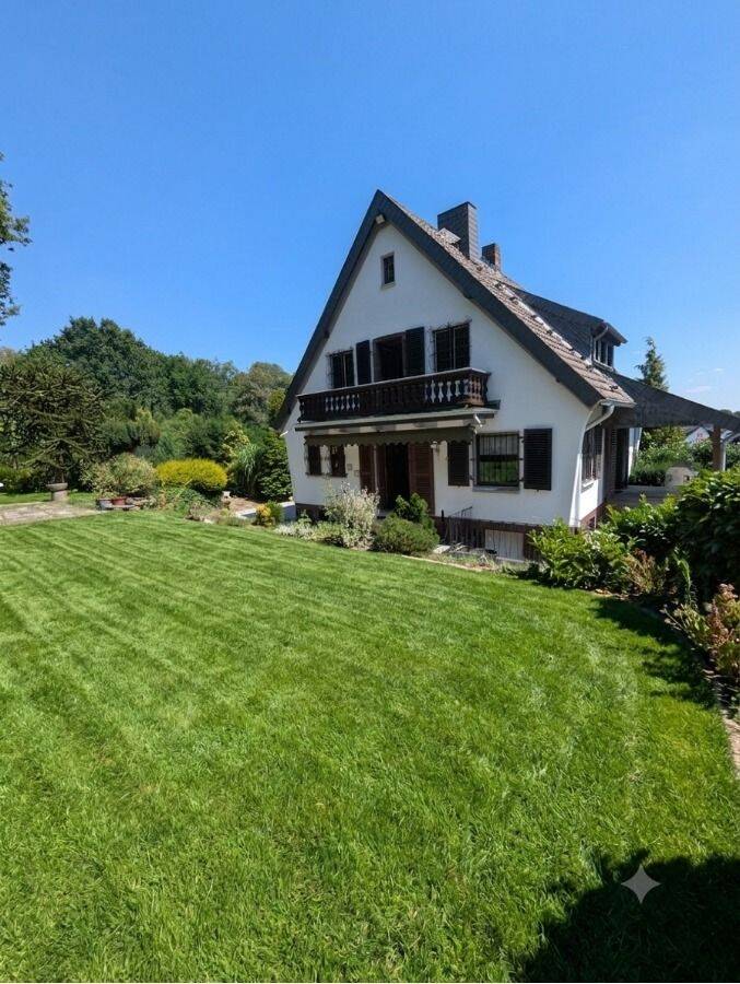 Charmantes Einfamilienhaus mit großem Traumgrundstück in einzigartiger Naturlage