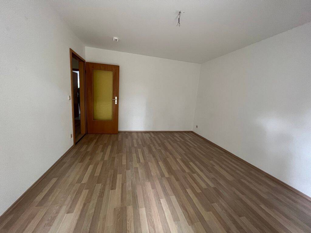 2-Zimmer-Wohnung mit Balkon und Wanne – Chemnitz – Vorschaubild 2