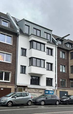 Über den Dächern von Pempelfort: DG-Erstbezug (A+) mit Dachterrasse und Spitzboden