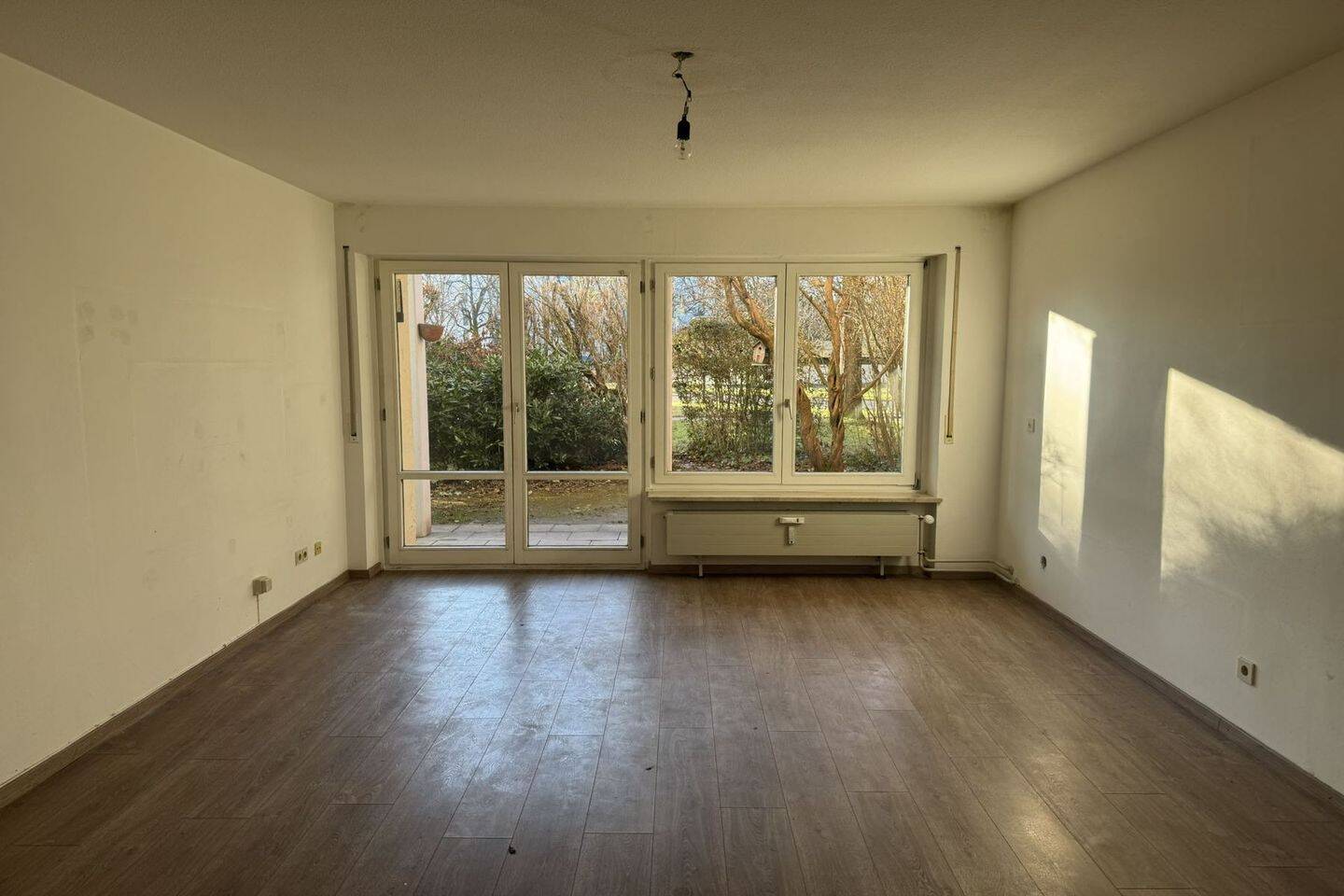Ideal für Ihre Gestaltungsideen - renovierungsbedürftige 3 Zimmer Terrassenwohnung mit TG-Platz – München – Vorschaubild 8