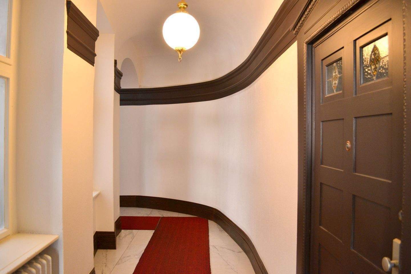 4 bis 5 Zimmer*Großartige Altbau-Eigentumswohnung*Balkon*Lift*geschliffenes Parkett*Stuck*City West*hohe Decken – Berlin – Bild 1 von 9