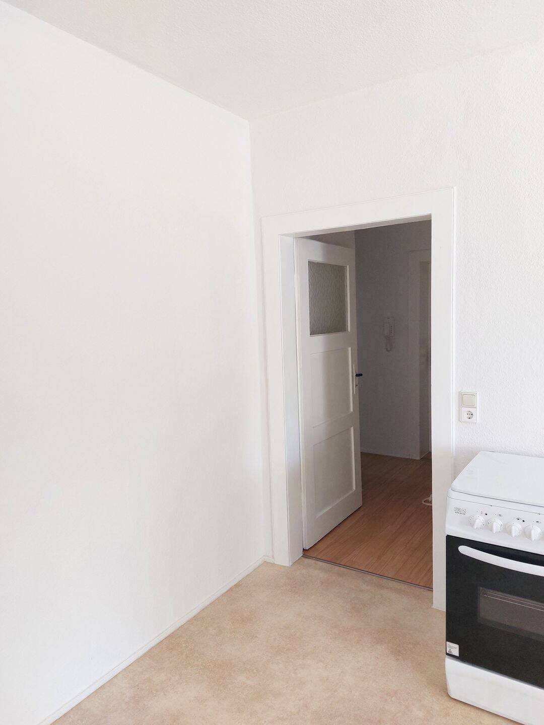Charmante kleine Wohnung mit Loggia – Chemnitz – Vorschaubild 3