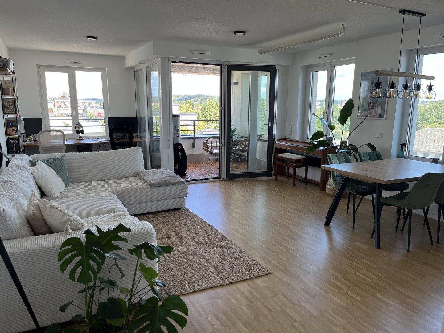 Urbanes Wohnen mit Highlight-Dachterrasse: Stilvolles 2-Zi.-Apartment im beliebten Hanna-Carré HC28 – Regensburg – Vorschaubild 3