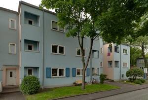 **ruhig + zentral: 2-Zimmer-Wohnung mit Balkon** – 47057 Duisburg – Vorschaubild 1
