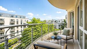 Bezugsfrei: 3-Zi. Wohnung mit 2 Bädern, Balkon, Stellplatz & Concierge-Service in Prenzlauer Berg – 10435 Berlin – Vorschaubild 2