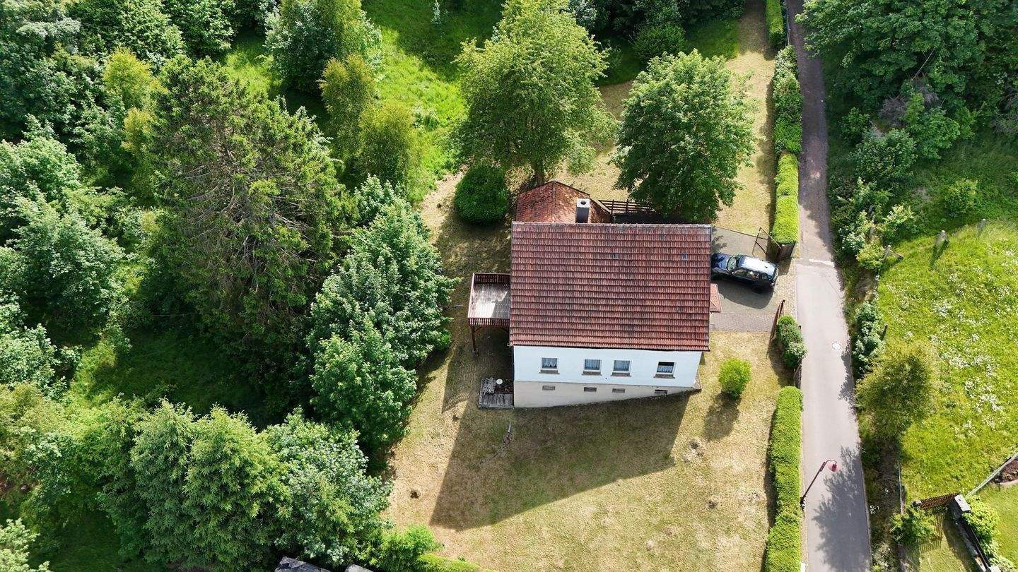 Ortsrandlage mit 4.200 qm Grundstück - Einmalige Gelegenheit in Tambach-Dietharz – Tambach-Dietharz – Vorschaubild 2