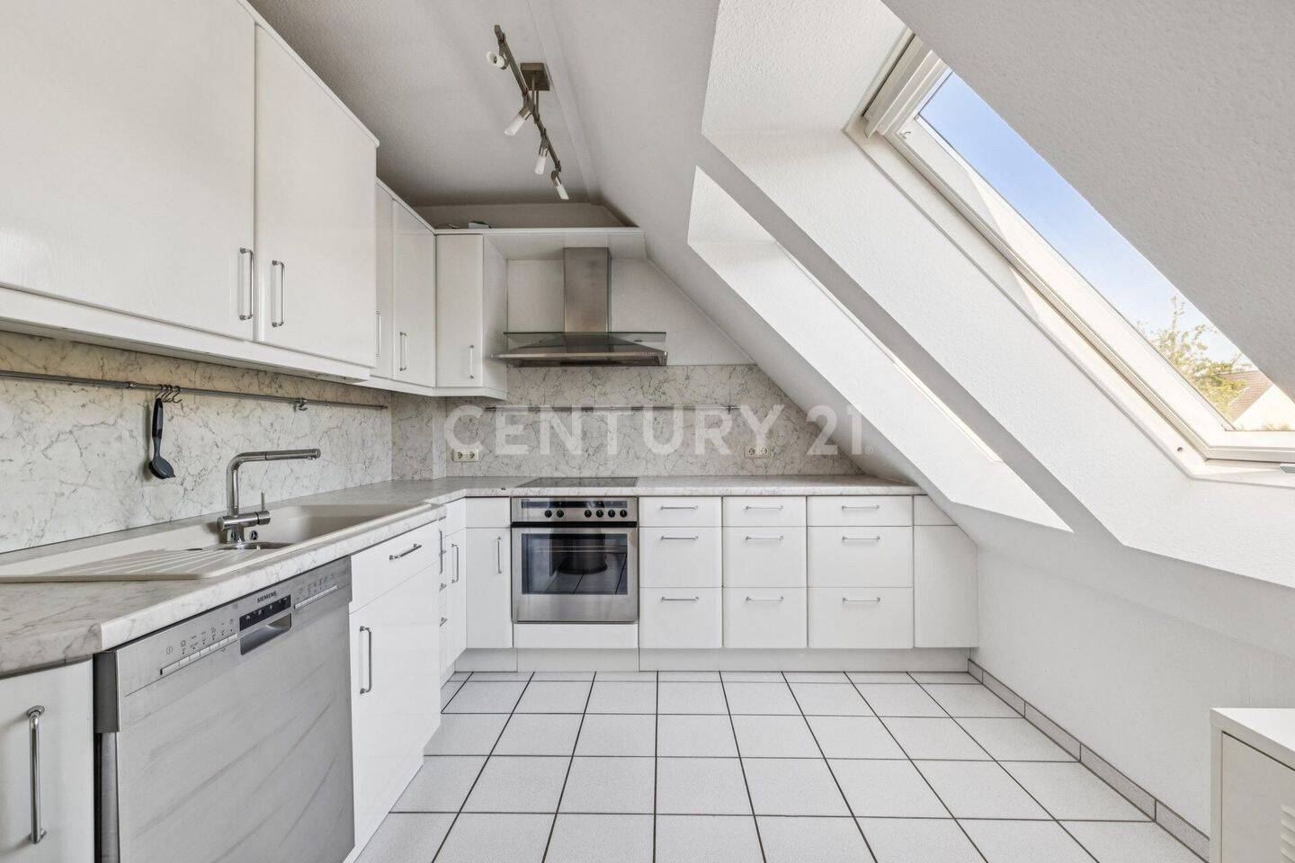 Charmante Maisonette mit Kamin & 2 Balkonen in begehrter Lage von Essen-Schönebeck – Essen – Vorschaubild 5