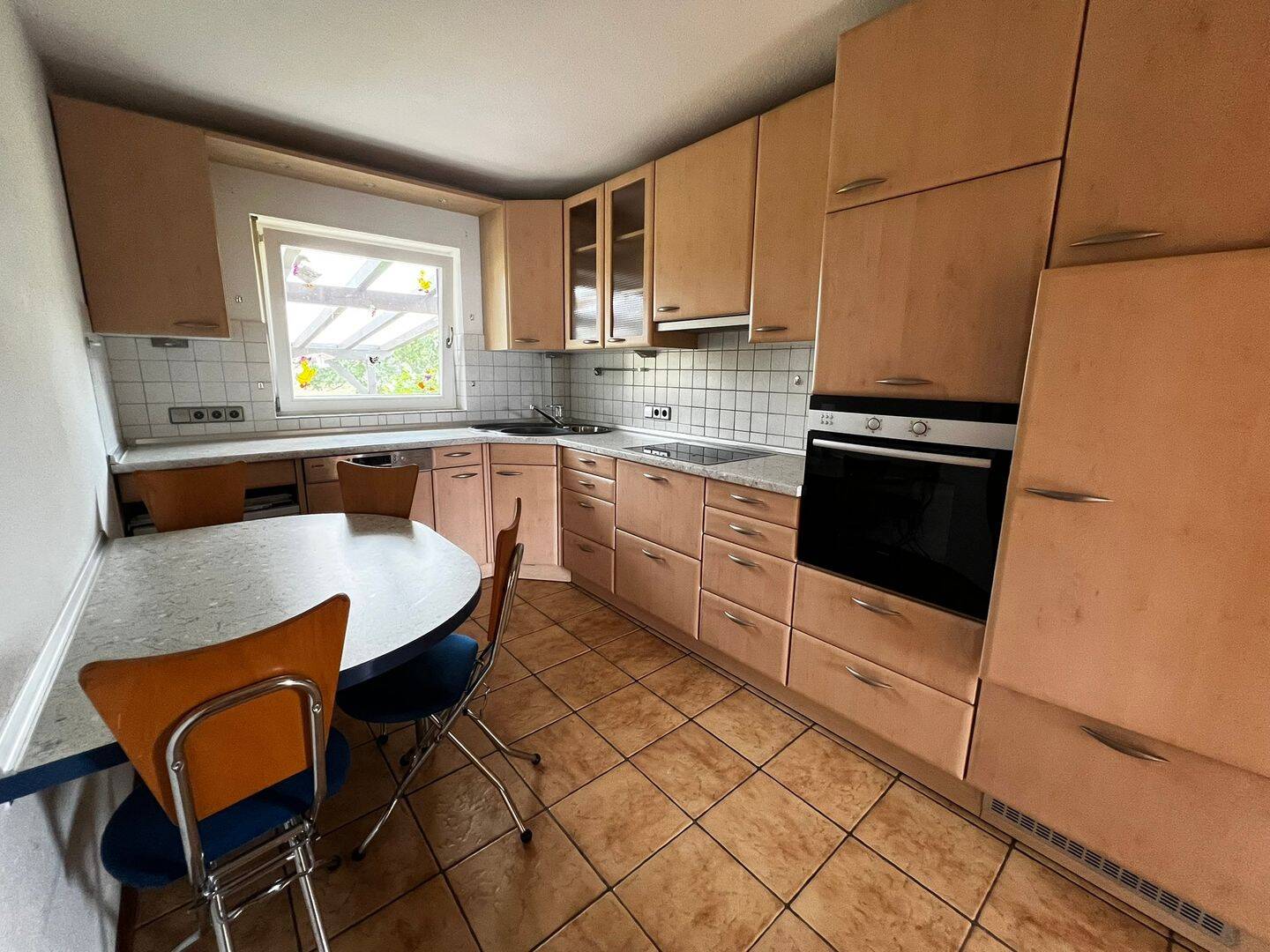 Einfamilienhaus mit Einliegerwohnung und Traumaussicht, Garten und Garage zu verkaufen! – Königsbach-Stein – Vorschaubild 6