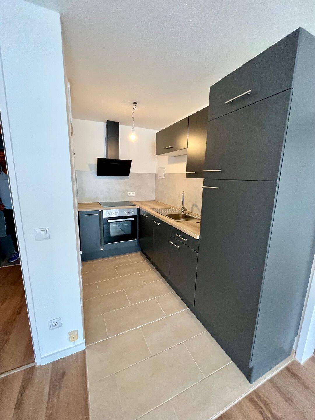 Sanierte 2-Zimmer-Wohnung mit EBK und Loggia in München-Berg am Laim – frei ab 04/2026 – München – Vorschaubild 4