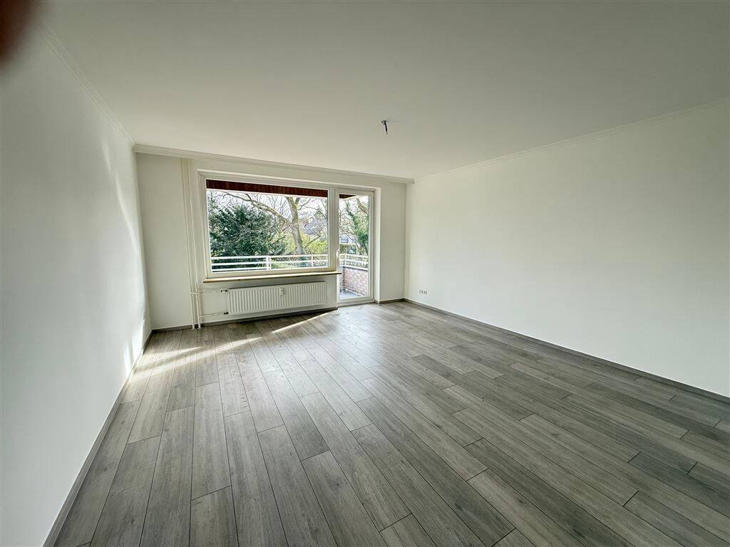 Modernisierte 2,5-Zimmer-Wohnung in sonniger Lage mit Balkon und Einbauküche in Rahlstedt – Hamburg – Vorschaubild 2