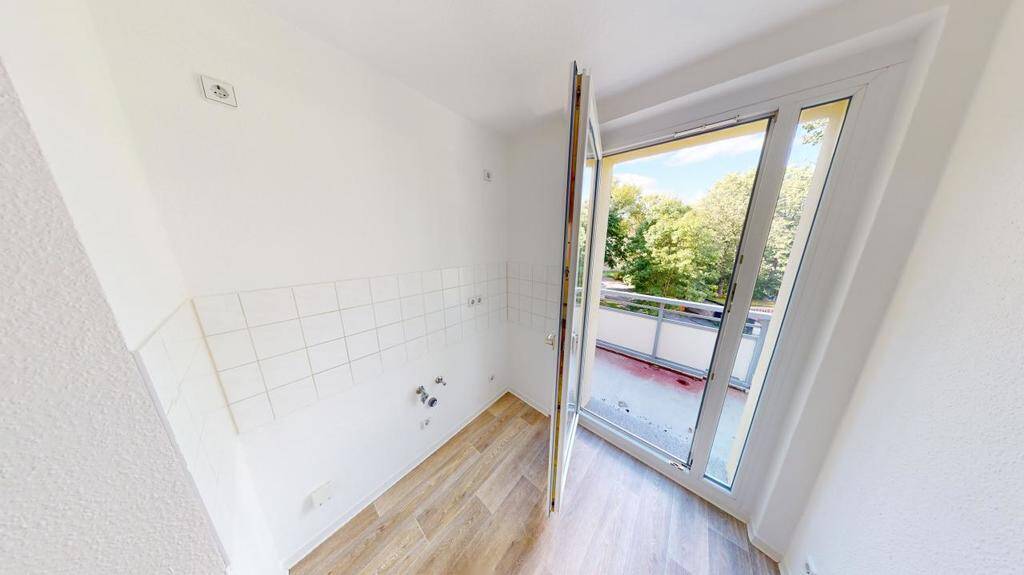 3-Raum-Wohnung mit Balkon nahe Innenstadt – Chemnitz – Vorschaubild 2