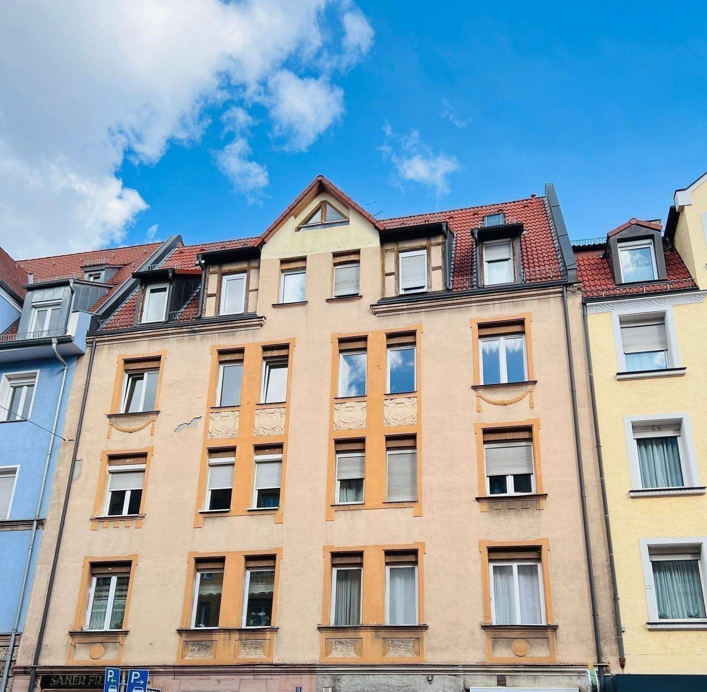 3-Zimmer-Wohnung mit Balkon, zentral gelegen, nur wenige Gehminuten zur U-Bahn Aufseßplatz, mit schöner Einbauküche – Nürnberg – Bild 1 von 9