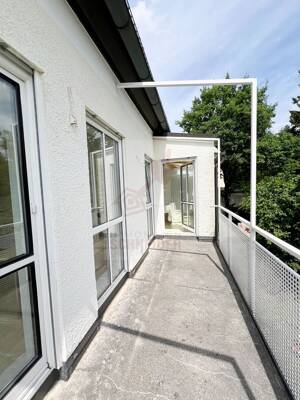 IMMOBILIEN SCHNEIDER - schöne 3 Zimmer-Wohnung in begehrter Lage mit Einbauküche und Wintergarten – 81827 München – Vorschaubild 6