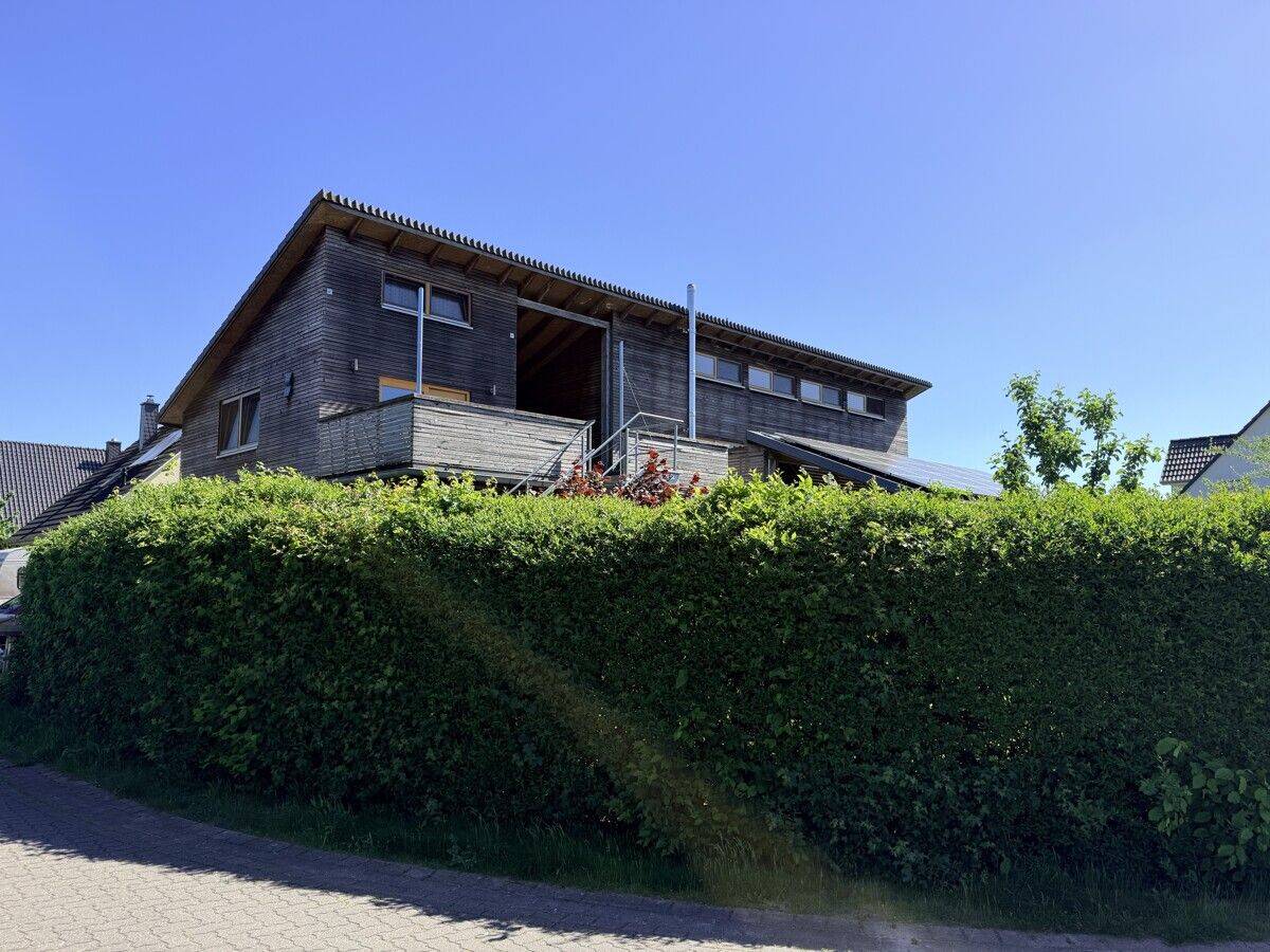 Nichts von der Stange: Nachhaltiges 8-Zimmer-Holzhaus mit PV-Anlage, Pelletheizung und Ferienwohnung – Lauenbrück – Vorschaubild 3