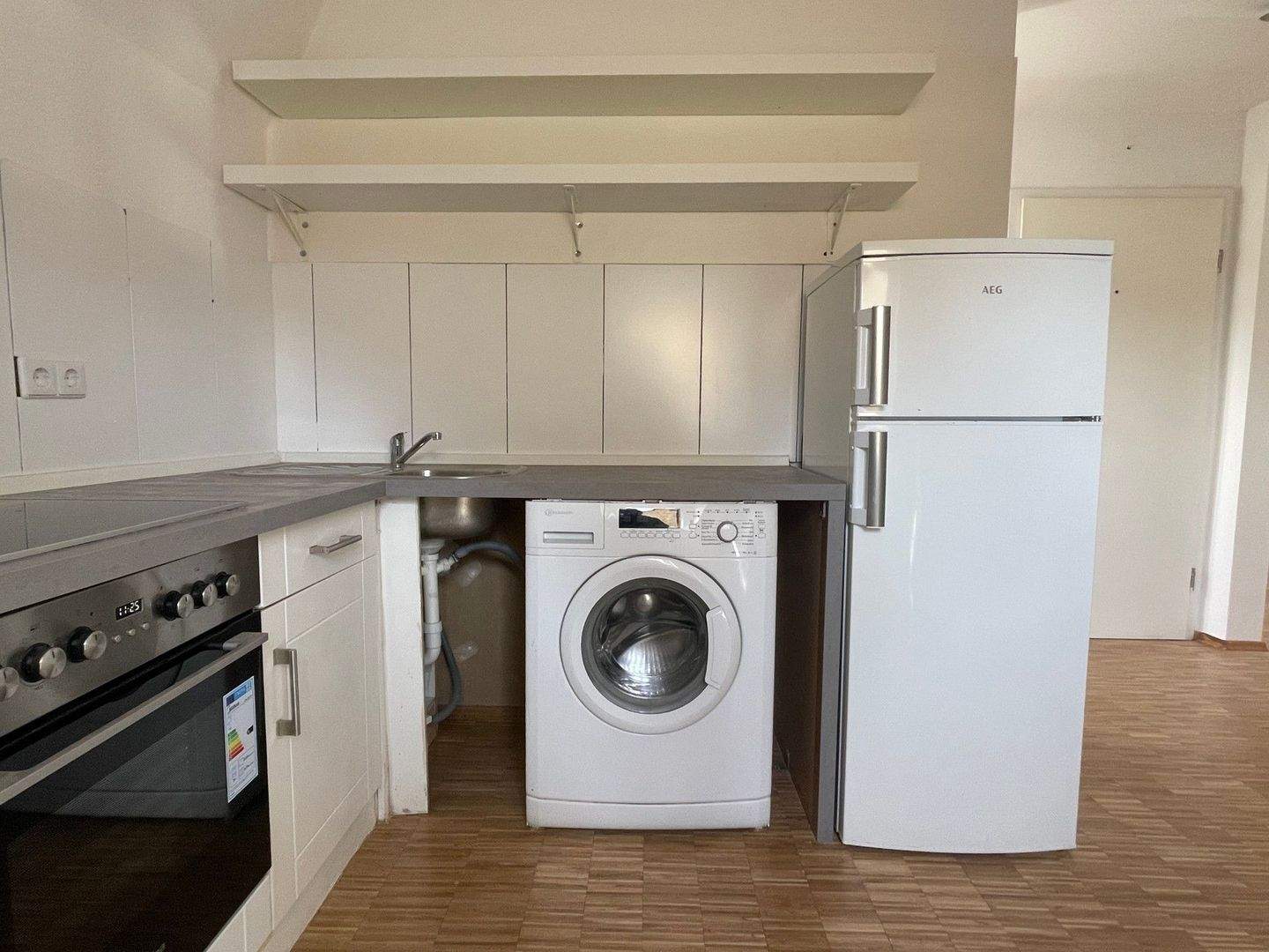 Befristet, teilmöbliert: DG-Maisonette mit 4 Zimmern, EBK, Nähe U-Bahn – Stuttgart – Vorschaubild 6