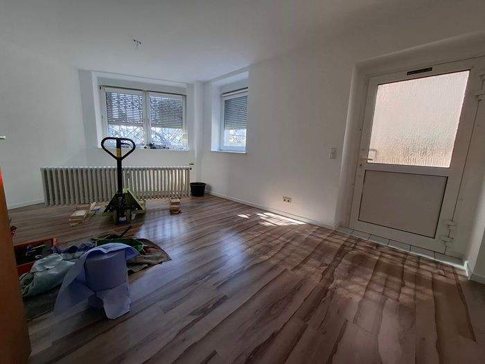**2 Zimmer Altbauwohnung am Rande der Fußgängerzone! Ausschließlich für den Einpersonenhaushalt!** – Bonn – Vorschaubild 3