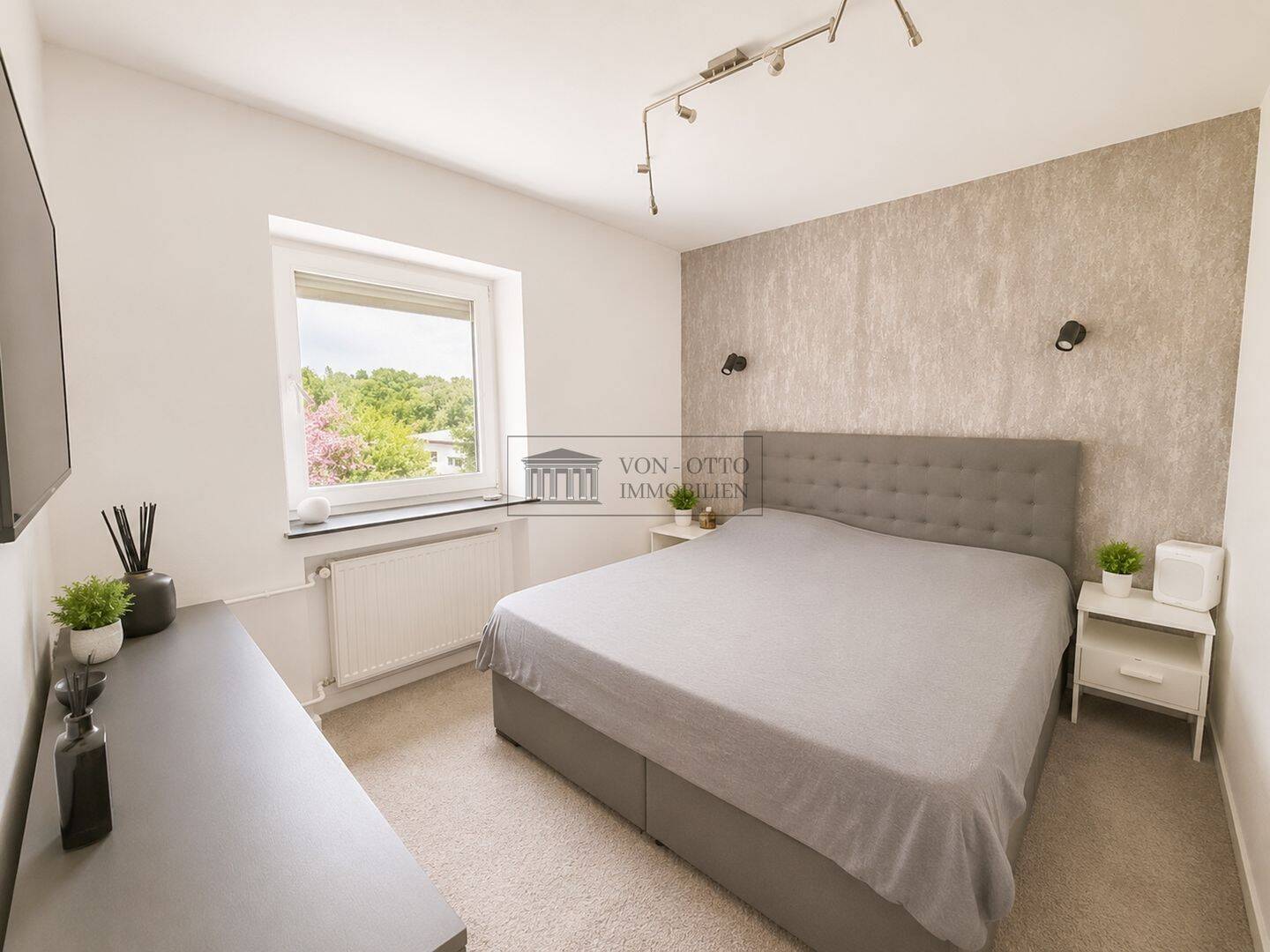 Lichtdurchflutetes Familien-Idyll in Remscheid mit Kamin, Süd-Garten und zukunftssicherer PV-Anlage – Remscheid – Vorschaubild 8