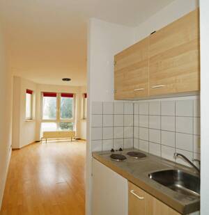 Stundenteneltern aufgepasst. Unter 100.000 EUR. TOP Appartement mit Küchenzeile in guter Lage