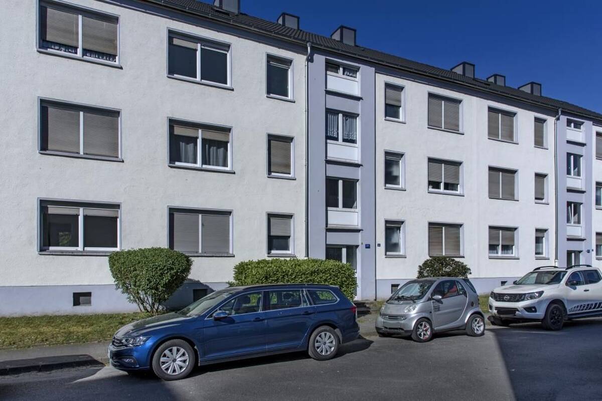 Gemütliche 2-Zimmer-Wonung mit Laminatboden und modernen Badezimmer – 47229 Duisburg – Bild 1 von 9