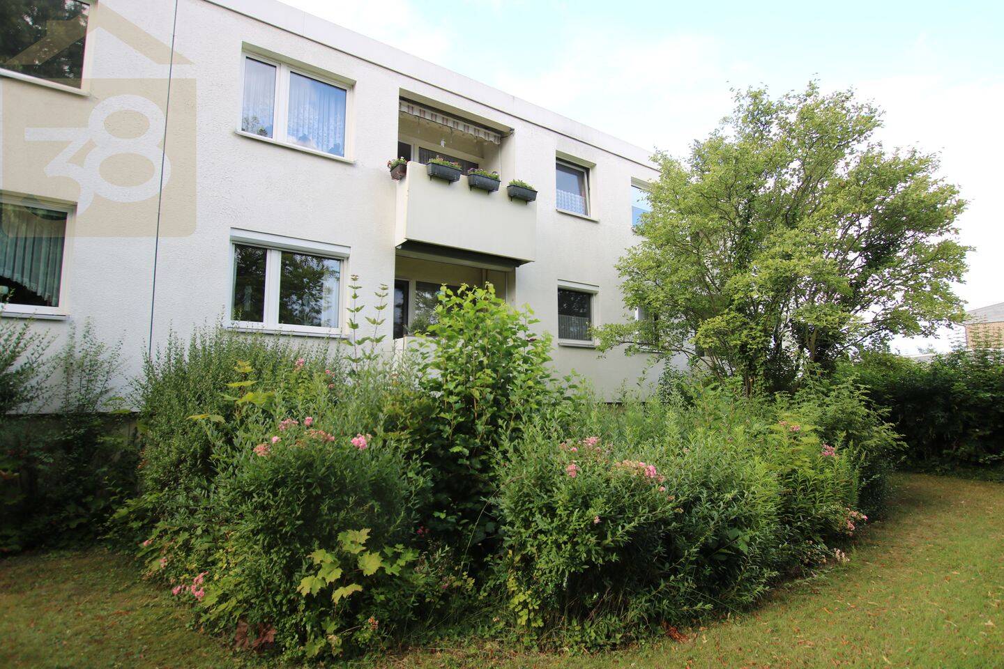 Charmante 3-Zimmer-Wohnung mit Balkon und Stellplatz! Meine Wohnung = Mein Makler! – Wolfsburg – Bild 1 von 9