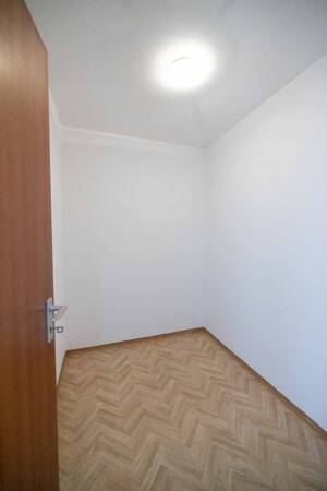 Helle 2,5-Zi. ETW mit Balkon in Erlangen / Wohnung kaufen – 91056 Erlangen – Vorschaubild 7
