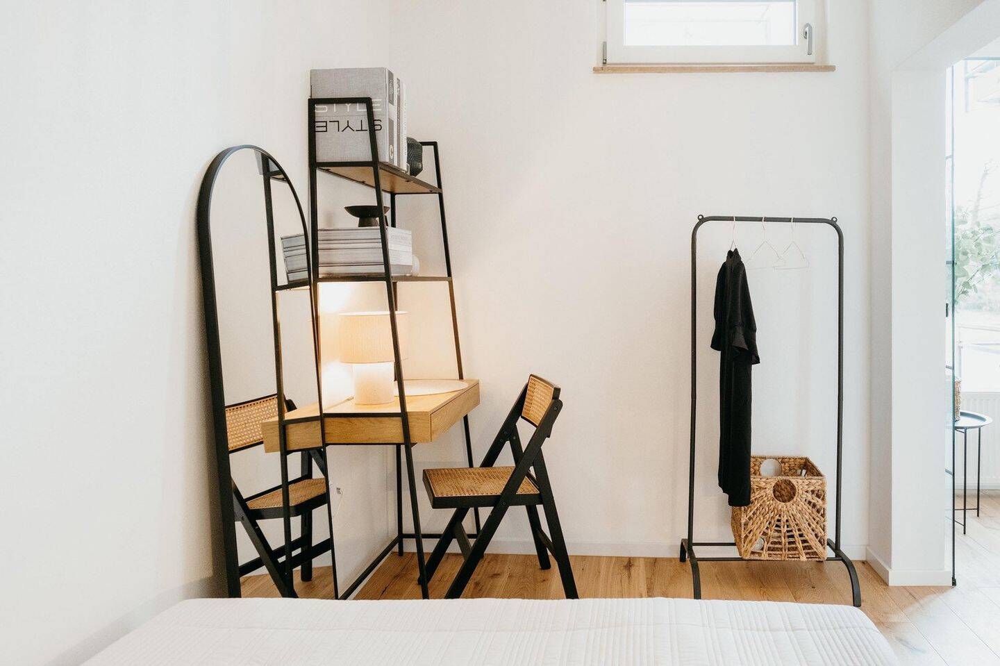 Im Herzen Schwabings: Charmante 2-Zimmer-Wohnung mit Balkon – München – Vorschaubild 5