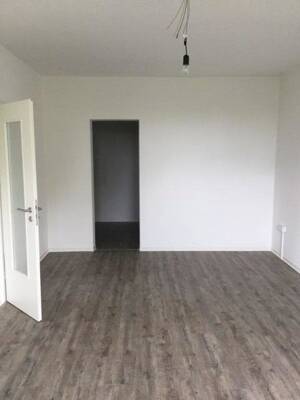 Sofortbezug in sanierte Wohnung möglich! – 1257 Dresden – Vorschaubild 5