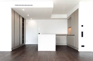 Lichtdurchflutetes Apartment mit Elbblick und begrüntem Innenhof // Erstbezug mit Community-Features – 20457 Hamburg – Vorschaubild 2
