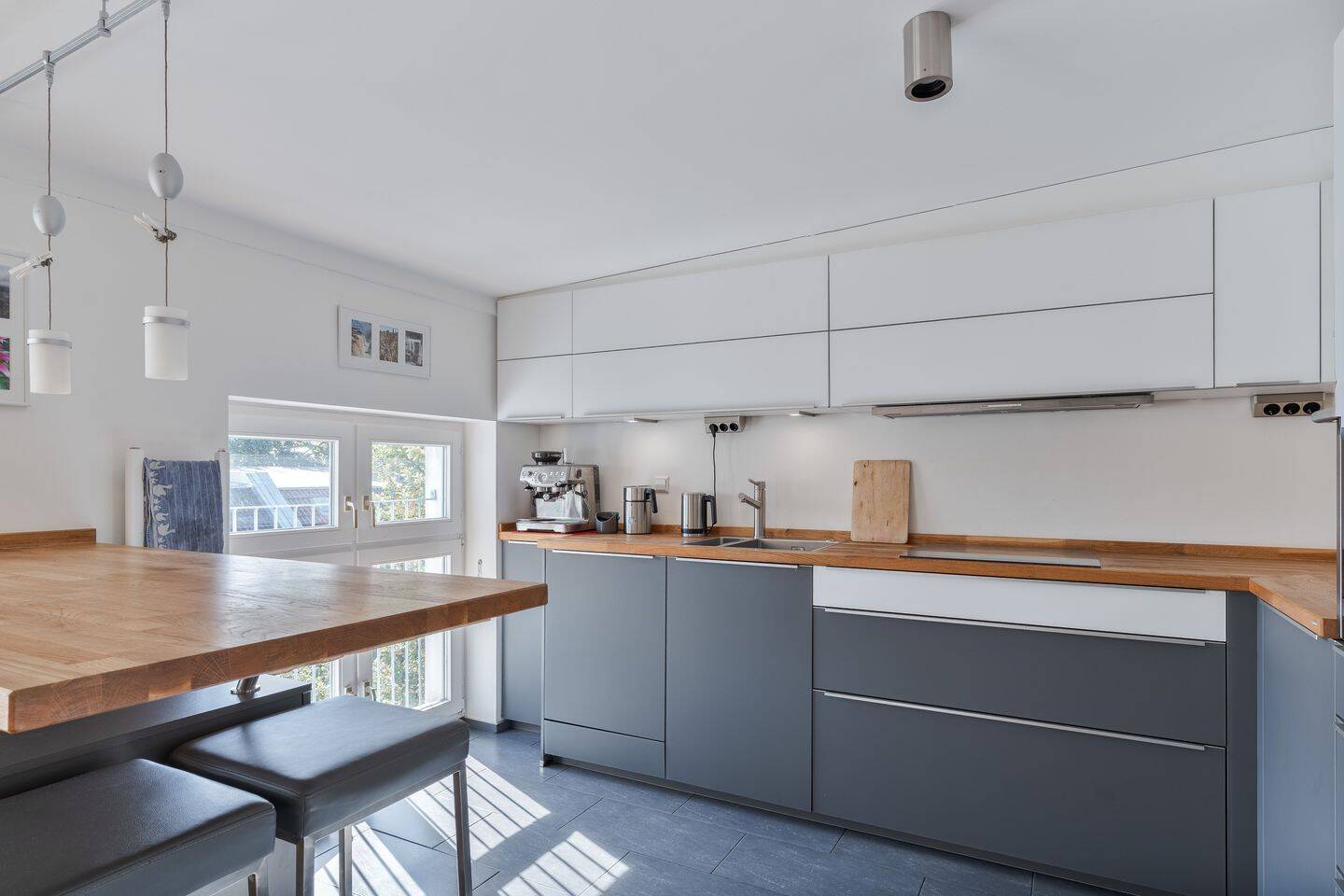 Urbaner Luxus auf höchstem Niveau - Dachgeschoss mit Atrium und Skyline-Panorama – Berlin – Vorschaubild 9