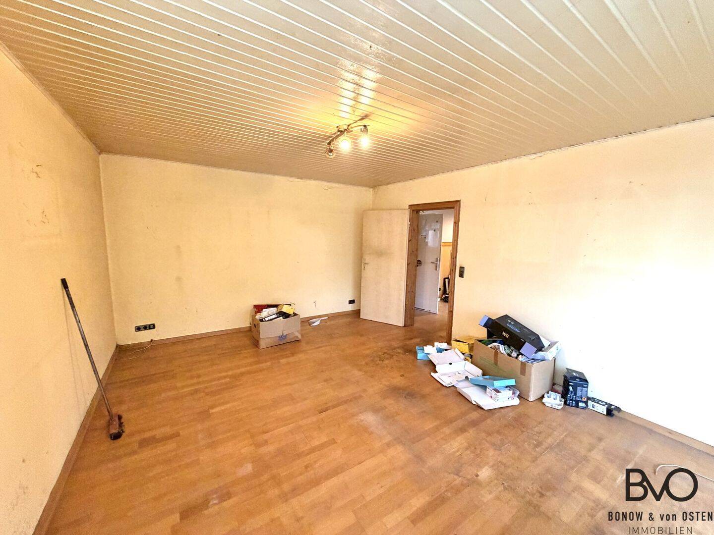 Endetagenwohnung mit Balkon und Stellplatz. Renovierungsbedürftig – Kiel – Vorschaubild 9