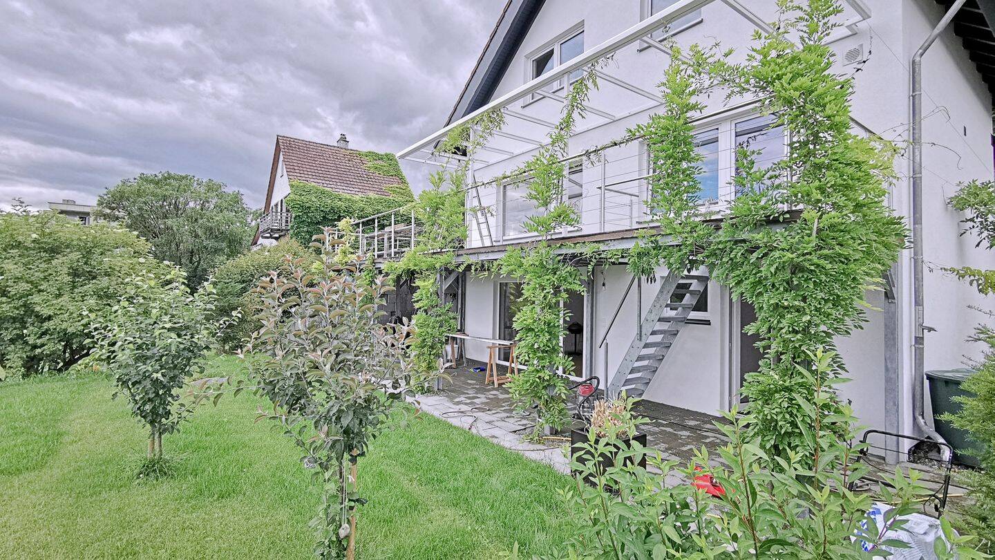 Haus im Grünen, 250 m vom S-Bahnhof entfernt - Optional: 62.5 m² grosser vermietbarer Raum für Kleingewerbe, Homeoffice, Büro o. dgl. – Lottstetten – Vorschaubild 7