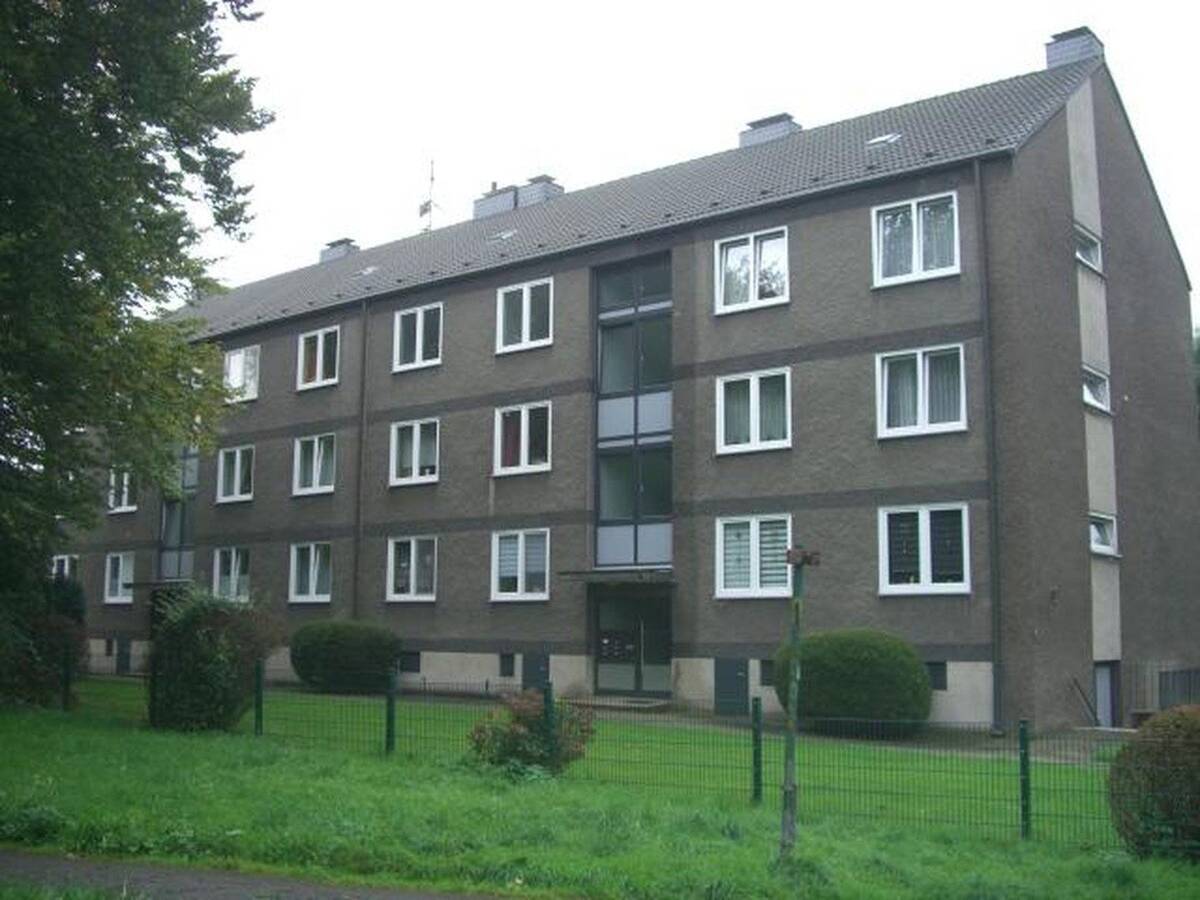 frisch renovierte Whg. mit Balkon in gepfl. 6-Familien-/Doppelhaushälfte in Dortmund-Sölde – 44289 Dortmund – Bild 1 von 9