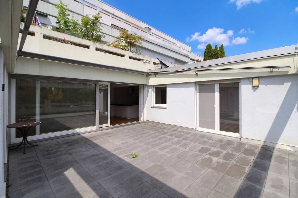Haus im Haus: Attraktive 3-Zimmer Terrassenwohnung mit Garage, Stellplatz und großer Terrasse – 70195 Stuttgart – Bild 1 von 9