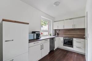Geschmackvolle 3 Zimmer-Wohnung mit zwei Balkonen und Tiefgaragenstellplatz – 21465 Reinbek – Vorschaubild 6