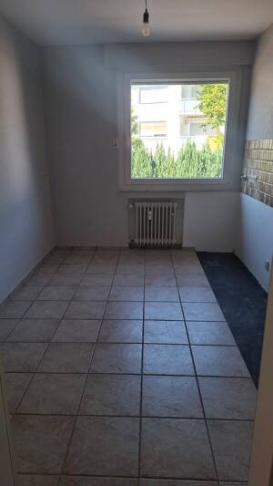 4 Raumwohnung mit mittlerer bis gehobener Ausstattung ruhige Lage Düsseldorf Holthausen – 40589 Düsseldorf – Vorschaubild 7