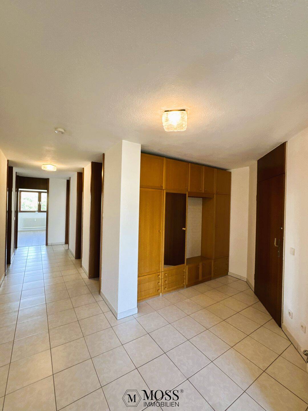 Wohnen mit Komfort: 4,5-Zimmer-Wohnung mit tollem Ausblick und TG in ruhigem Stuttgart-Weilimdorf! – Stuttgart – Vorschaubild 4