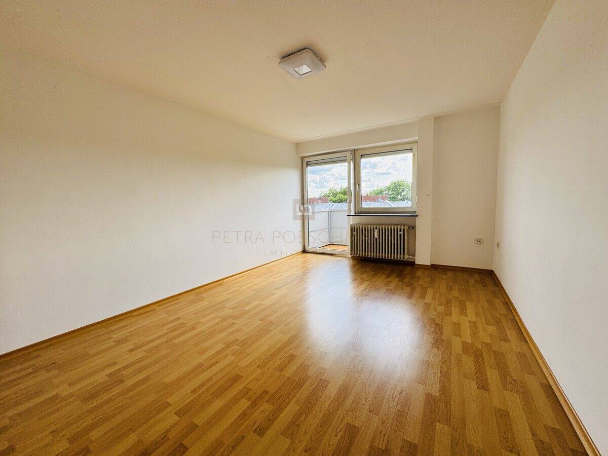Bezugsfertige 3 ZKB mit Balkon, 4. OG, Münchenerstraße, IN-Süd zw. IN-City und Hbf, frisch renoviert – Ingolstadt – Vorschaubild 2
