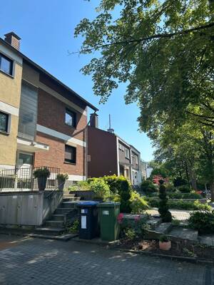 Kernsaniert, ruhig gelegen und mit Gartenanteil. Moderne 3-Zimmer Wohnung mit Stellplatz, uvm. – 45472 Mülheim an der Ruhr – Vorschaubild 2