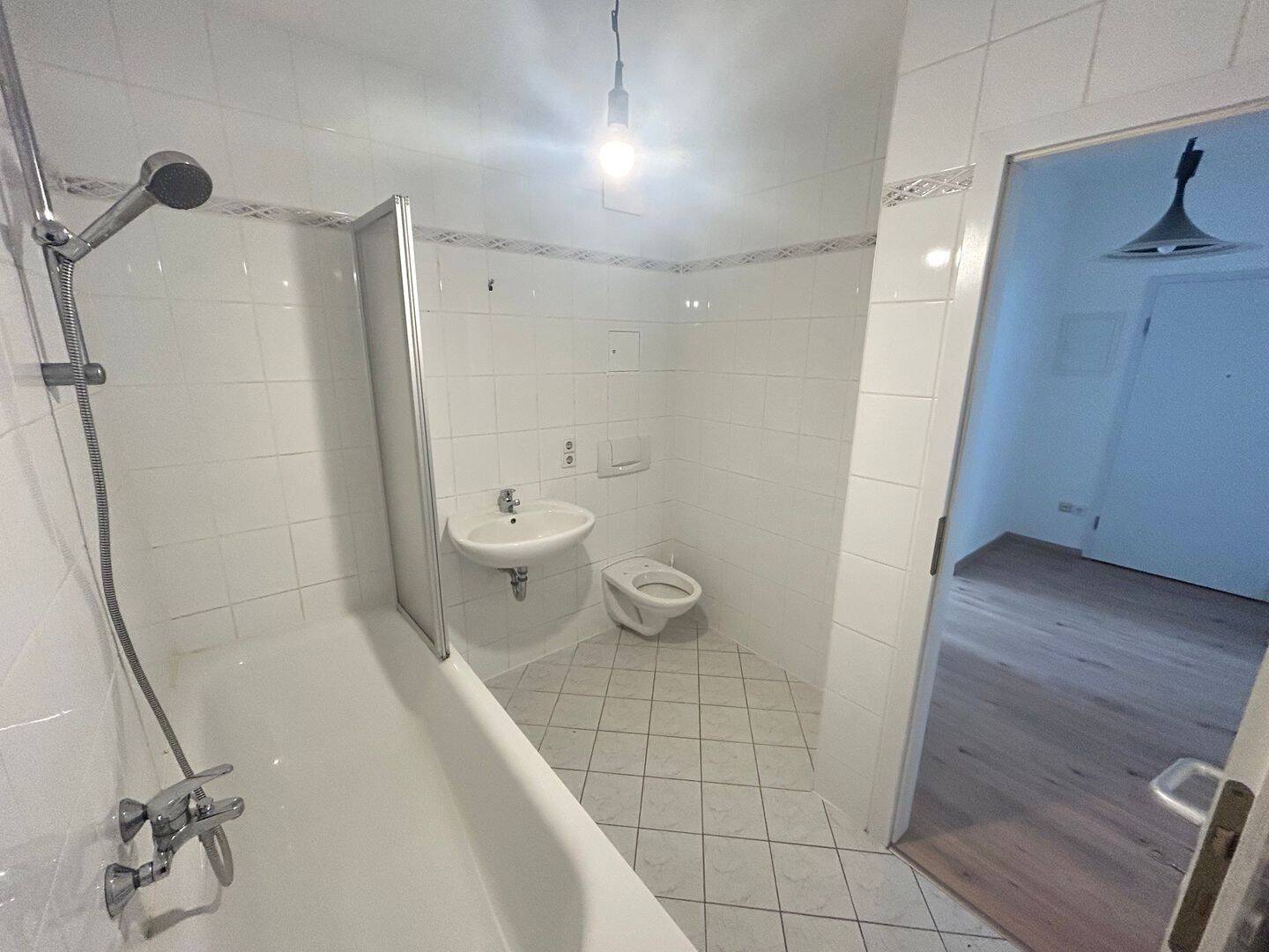 ***Moderne 2-Zimmer-Wohnung auf dem Kaßberg mit Balkon & offener Wohnküche*** – Chemnitz – Vorschaubild 5