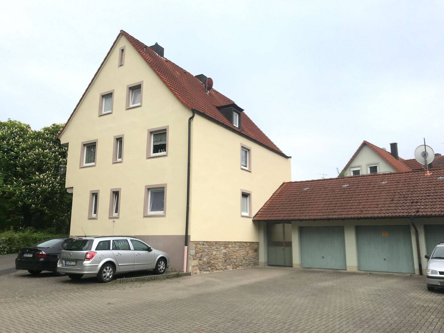 Solides 3-Familienhaus am Stadtrand – Gerolzhofen – Vorschaubild 2