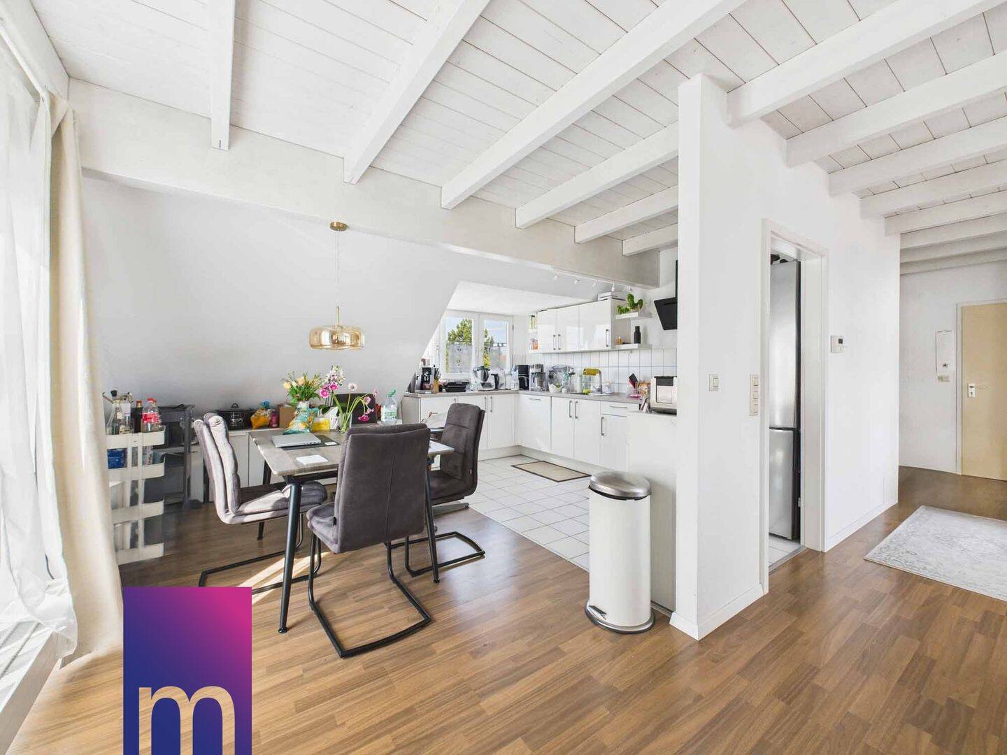 Besondere 4,5-Zimmer-Maisonette-Wohnung mit viel Licht und traumhaftem Ausblick! – Wernau (Neckar) – Vorschaubild 3