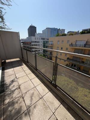Attraktive 2-Zimmerwohnung mit Balkon und Tiefgaragenstellplatz – 60486 Frankfurt am Main – Vorschaubild 3