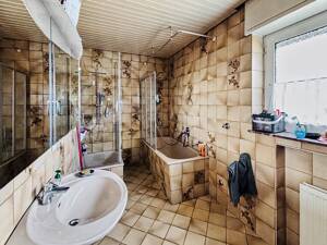 Schönes 8-Zimmer-Zweifamilienhaus in toller Lage von Bielefeld-Quelle – 33649 Bielefeld – Vorschaubild 8