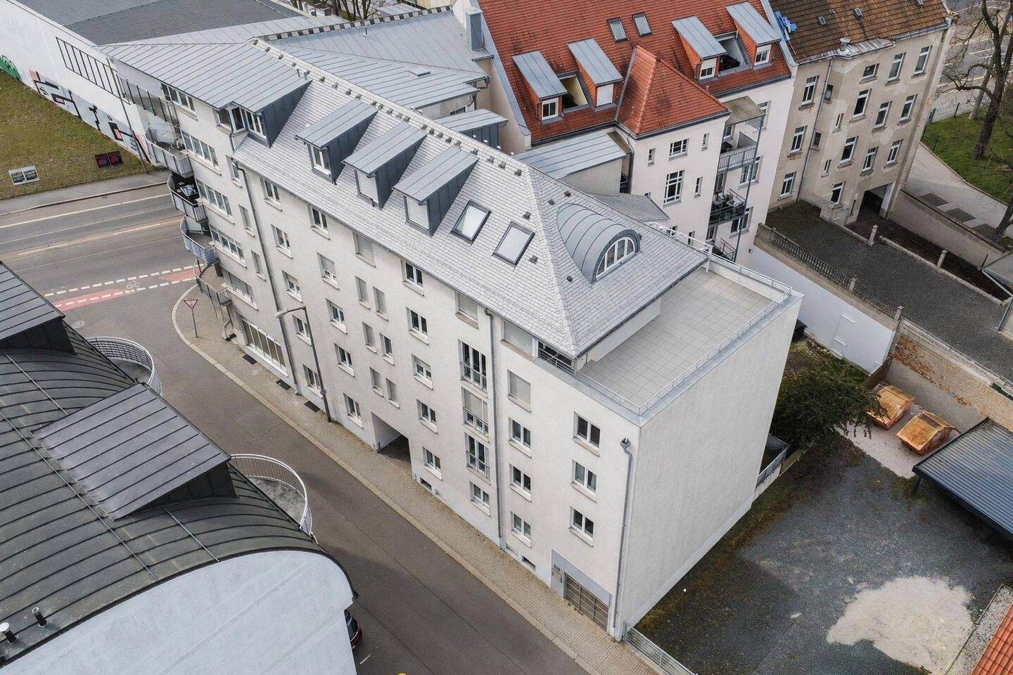 INVESTMENTCHANCE MIT WEITBLICK | Vermietete 2-Raum-Wohnung mit solider Aufteilung