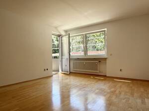 Bezugsfrei - Helle 3-Zimmer-Wohnung mit Süd-Balkon in Milbertshofen