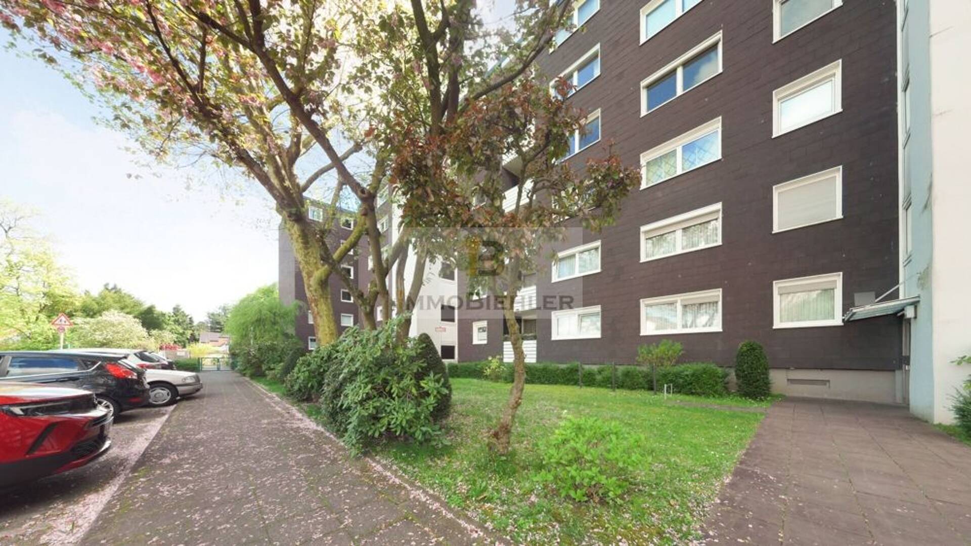 Etagenwohnung in 51109 Köln mit 63 m² kaufen