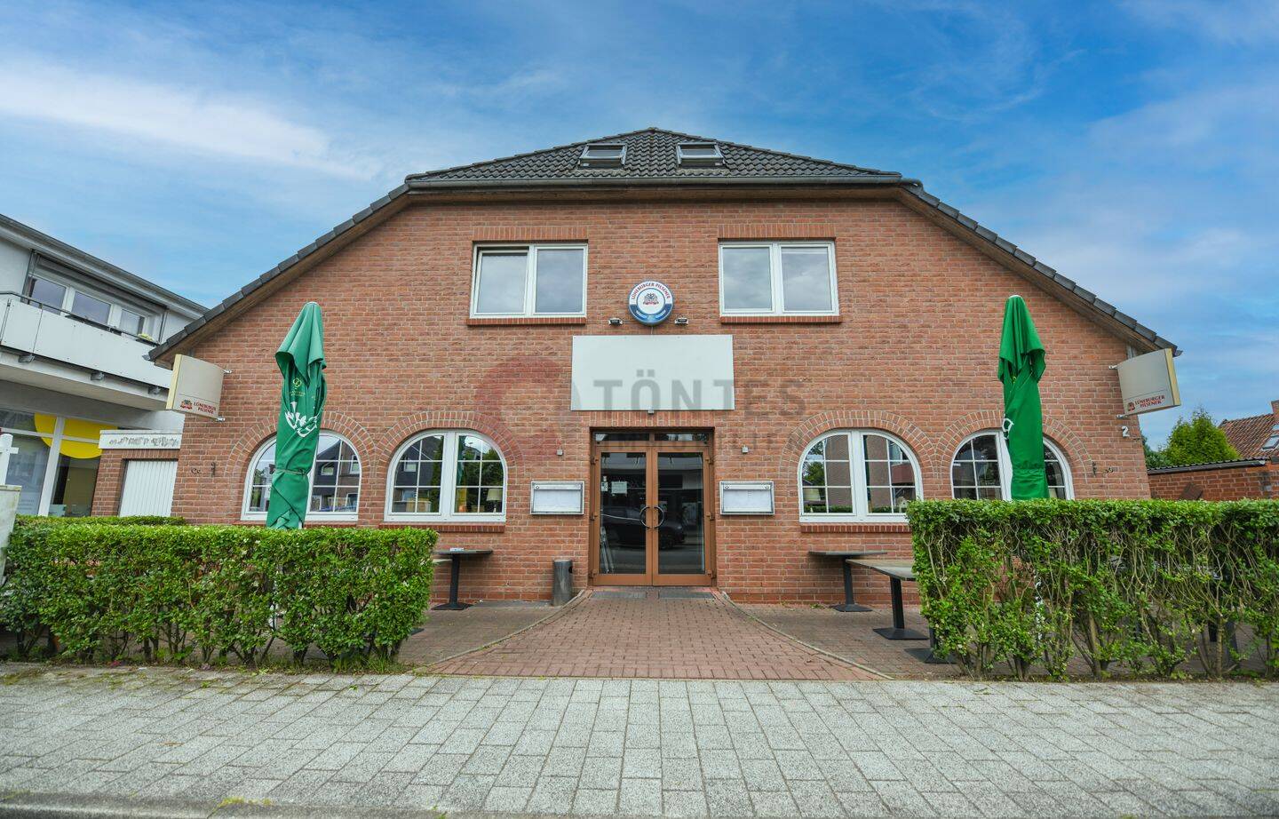 Wohn- und Geschäftshaus in bester Lage von Adendorf